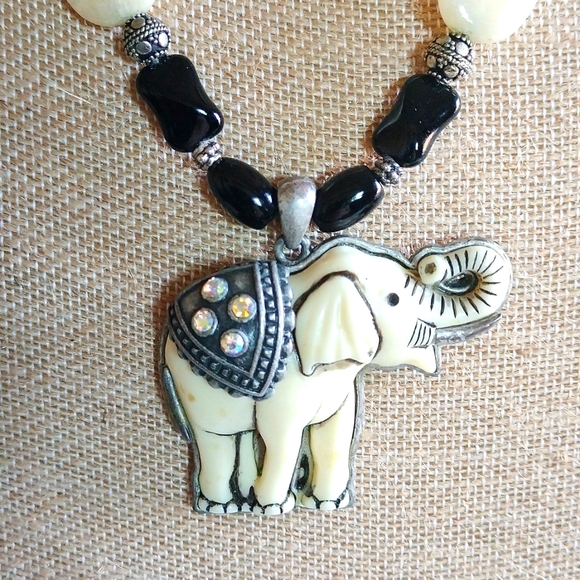 NATURAL ROSE QUARTZ TIBETAN SILVER ELEPHANT TRUNK UP GOOD LUCK PENDANT  NECKLACE - Picture 3 of 8